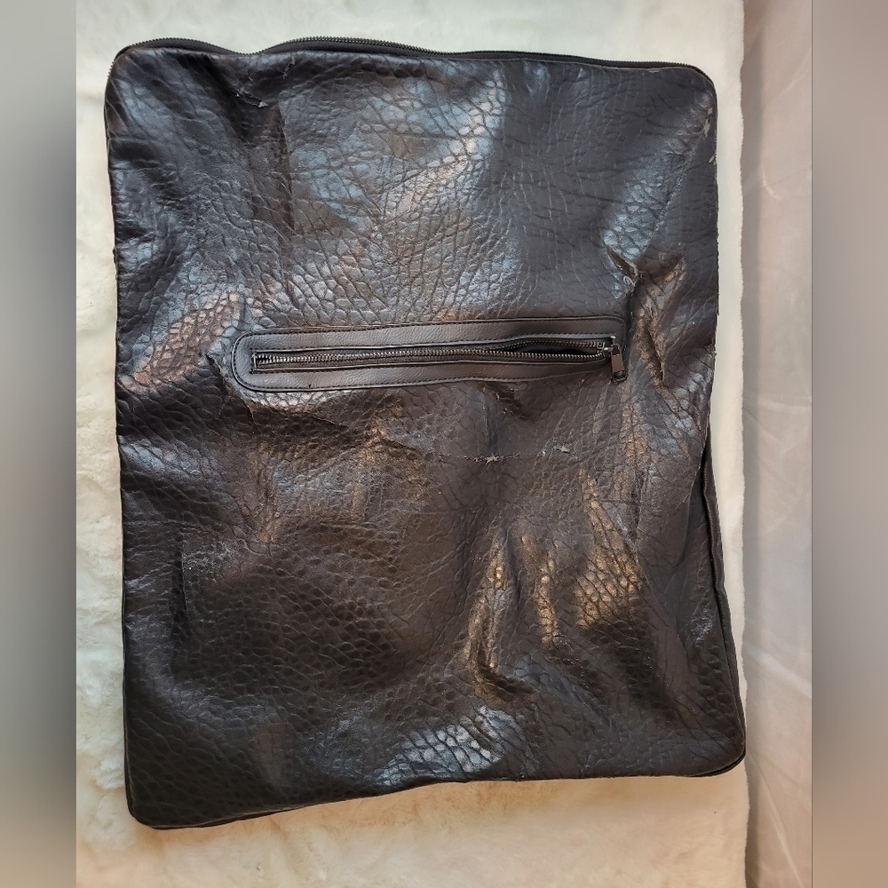 ASOS Large Cross Body Bag - Picture 2 of 9